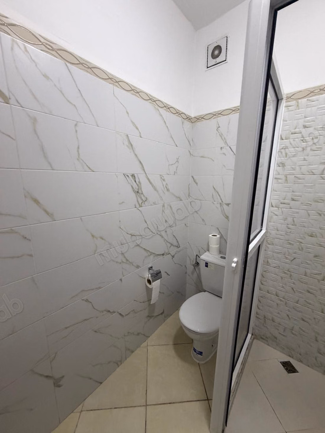 Appartement meublé de 130 m² à louer av des far