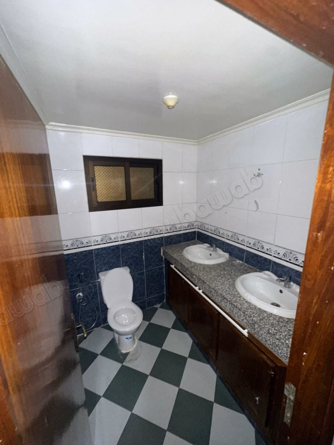 Vend appartement à Hay Al Fath. Surface totale 213 m². Spacieux salon européen
