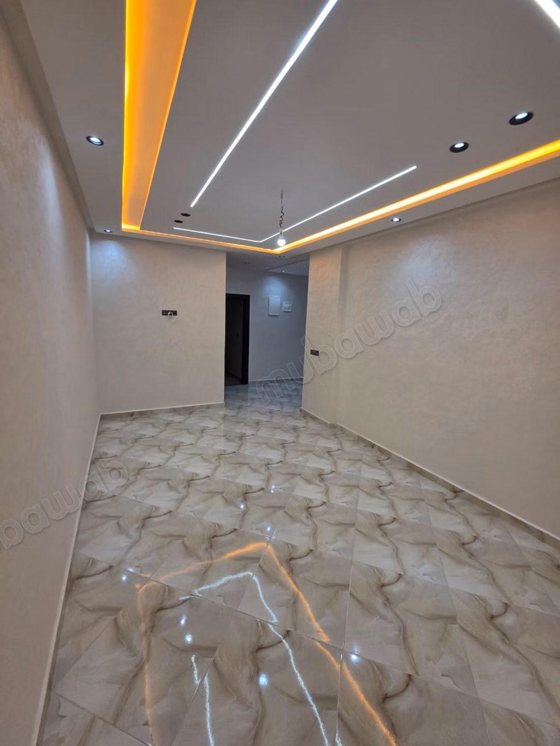 Bel appartement à vendre à Deroua. 3 chambres. Four