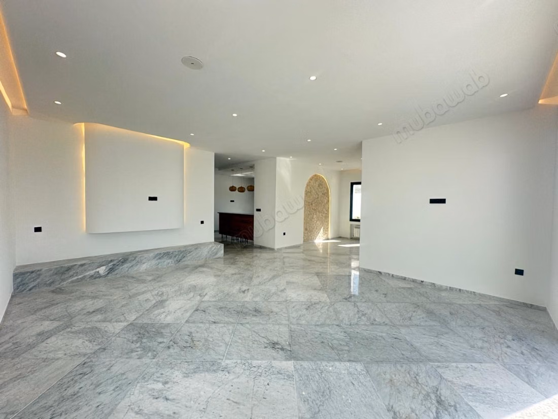 In vendita villa nuova