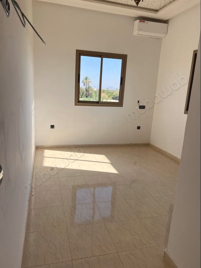 منزل فاخر للإيجار على طريق فاس. 5 غرف جميلة. تكييف ومسبح