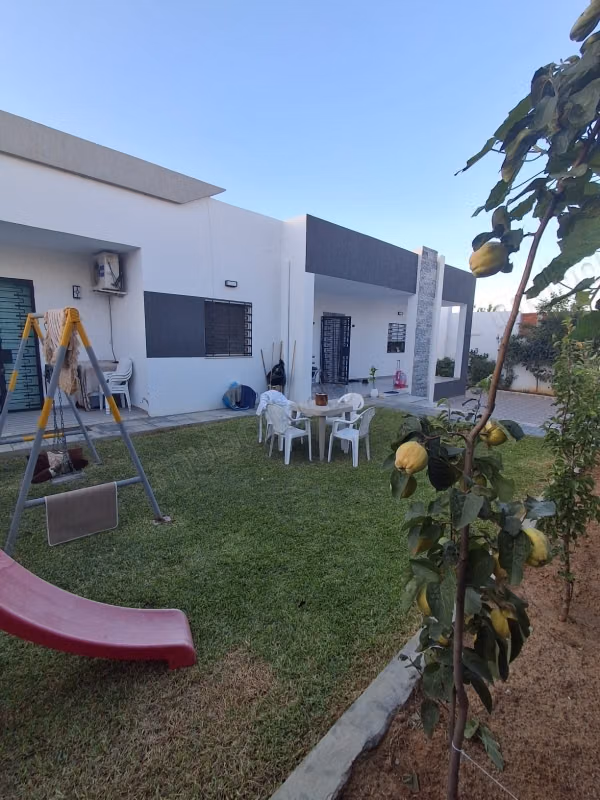 Belle villa a vendre a borj chakir