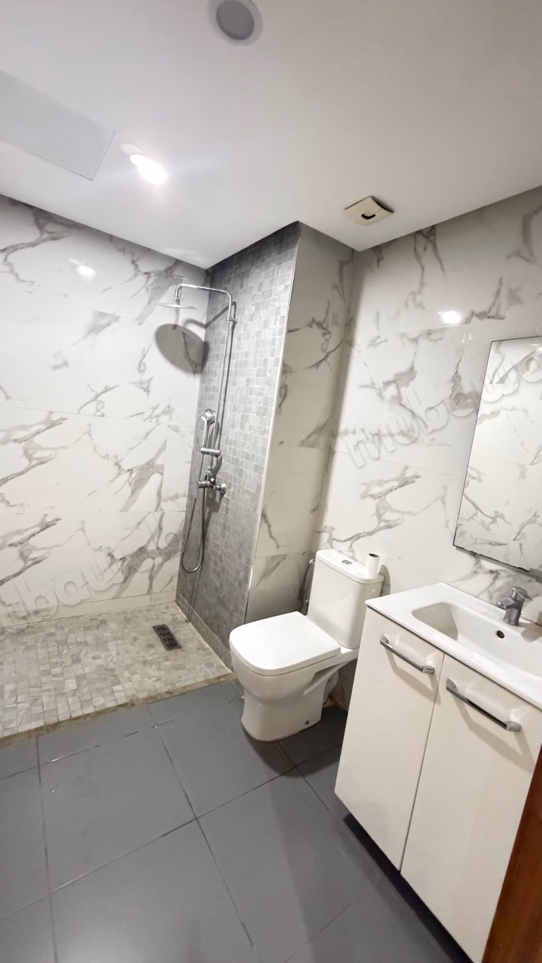 Apartamento en venta en el Centro. 2 habitaciones cómodas. Vista al mar, aire acondicionado centralizado
