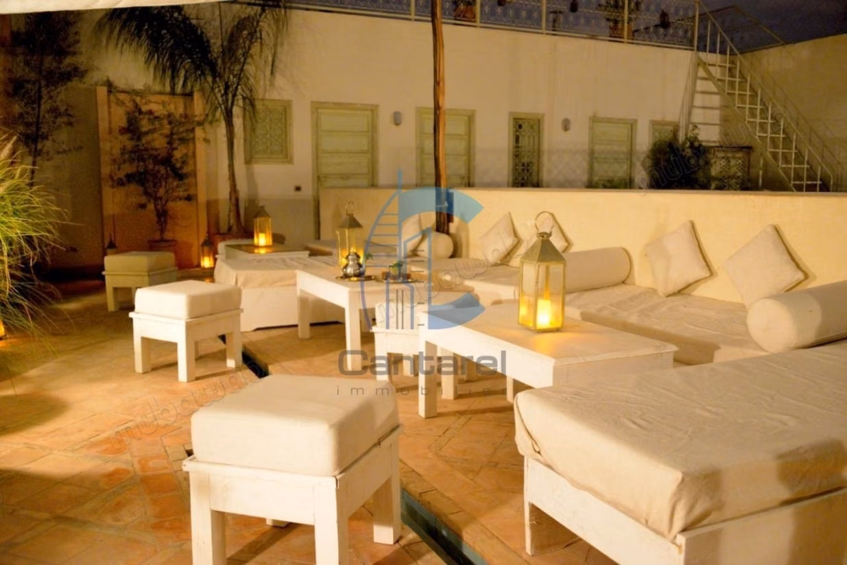 Exclusivité riad en exploitation maison d’hôtes 8 chambres 215 m² au sol titrés mellah