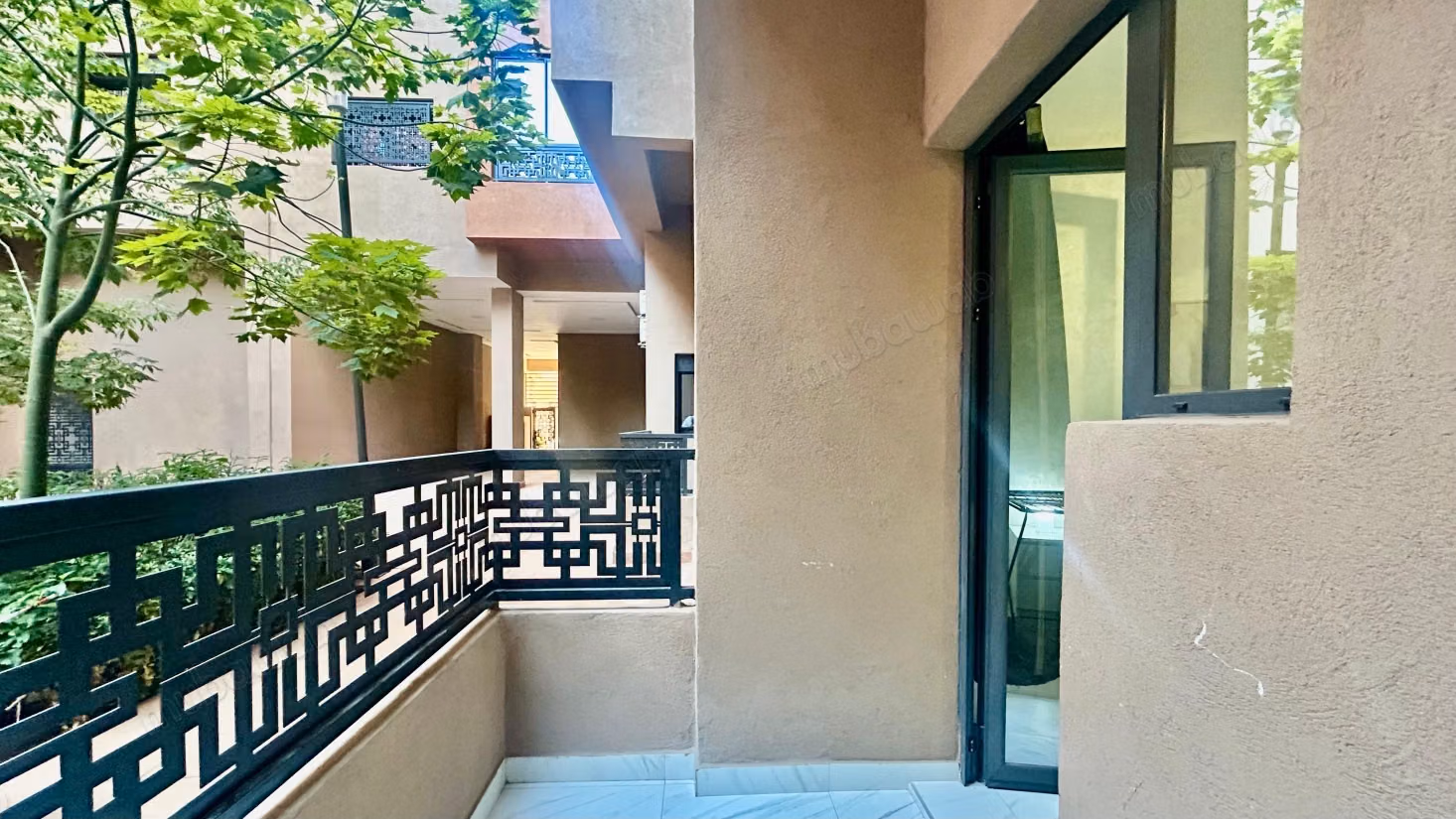 Appartement en rez de jardin avec piscine à vendre