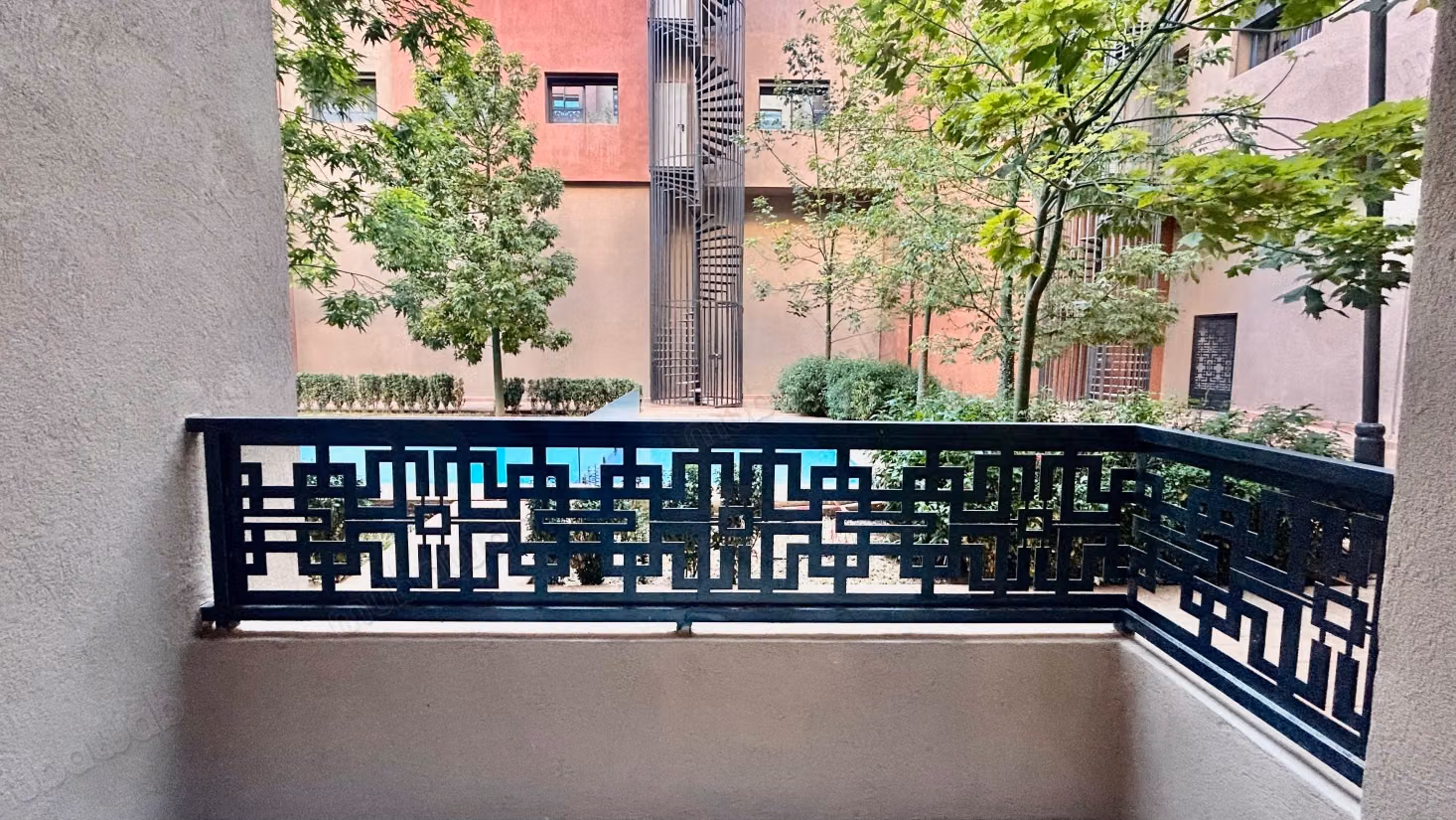 Appartement en rez de jardin avec piscine à vendre