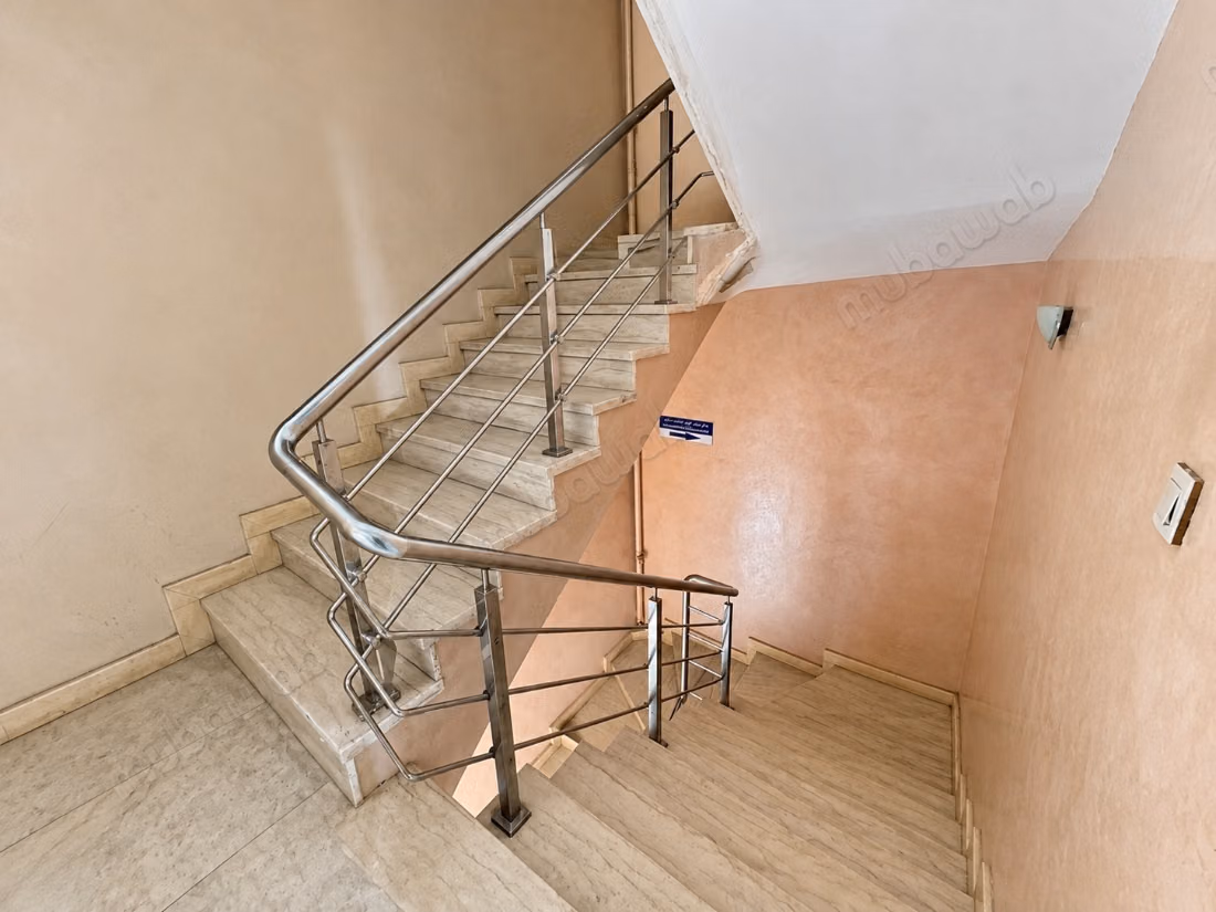 Plateau bureau neuf de 79 m² avec balcon