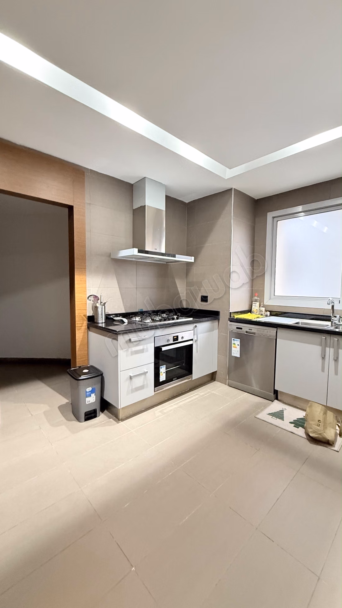 Appartement à l'achat à Haut Agdal.
Surface de 175 m².
Bien meublé