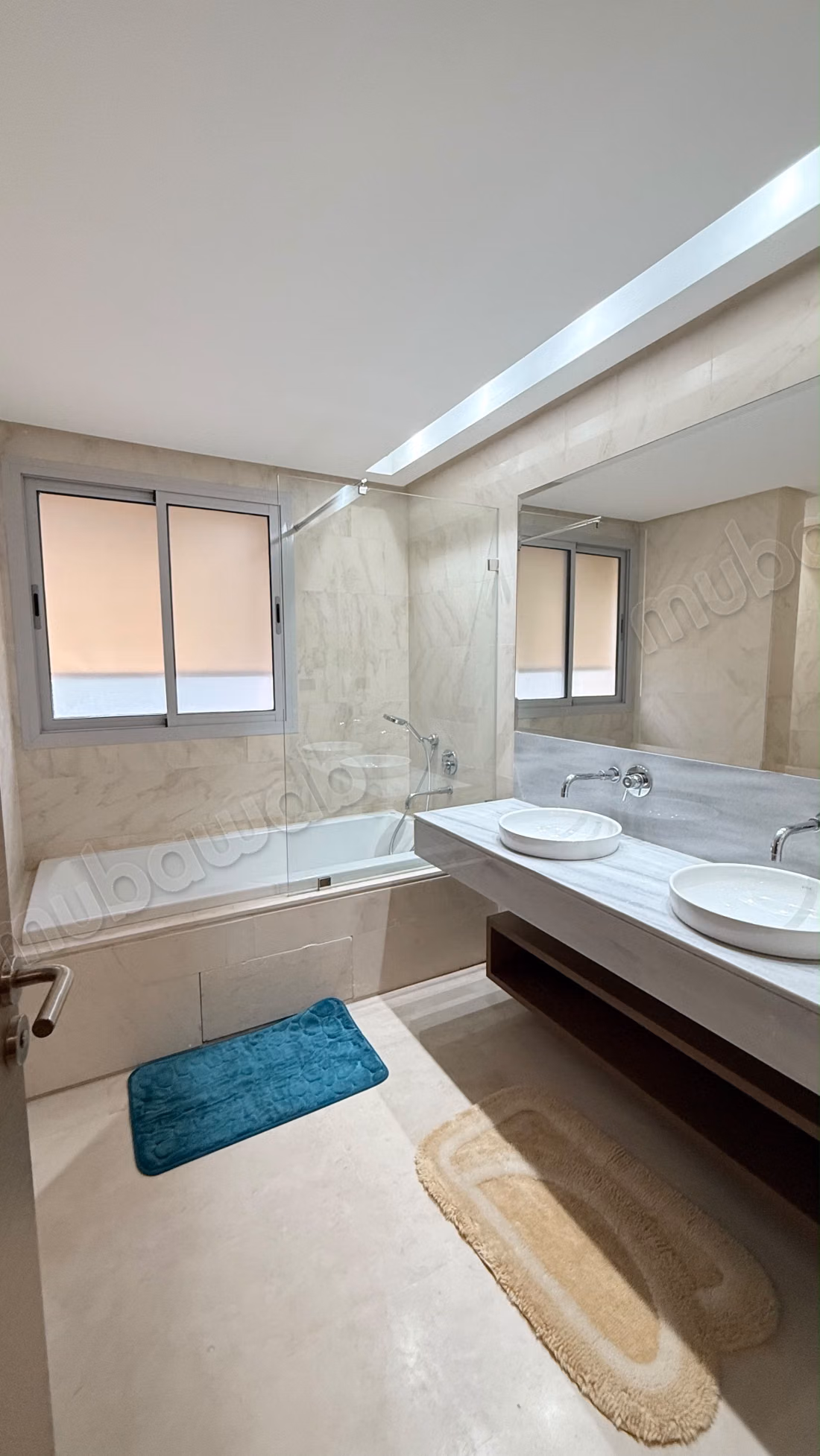 Appartement à l'achat à Haut Agdal.
Surface de 175 m².
Bien meublé