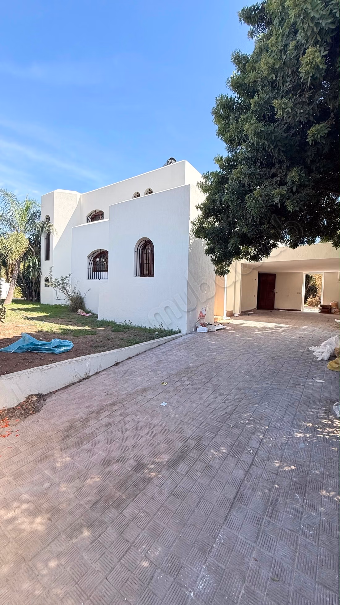 Superbe villa à louer à Riyad. 8 grandes pièces. Air conditionné et cheminée