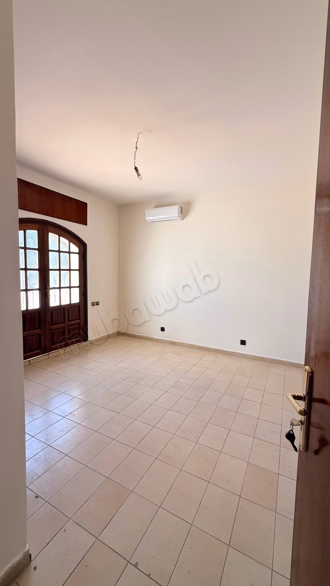 Superbe villa à louer à Riyad. 8 grandes pièces. Air conditionné et cheminée