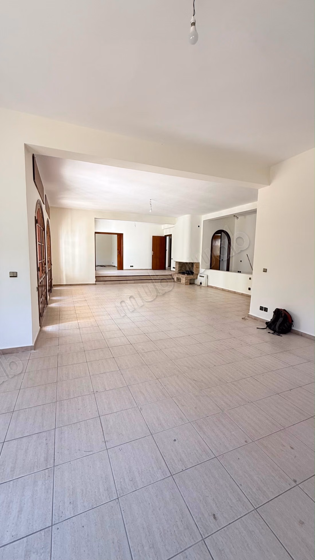 Superbe villa à louer à Riyad. 8 grandes pièces. Air conditionné et cheminée
