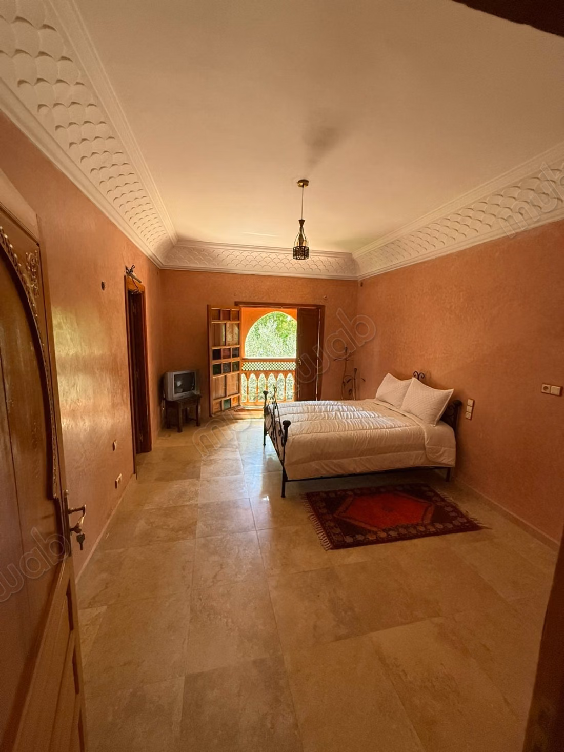 Villa 2000 m² à louer 
RT abdelah ghyat 
Marrakech