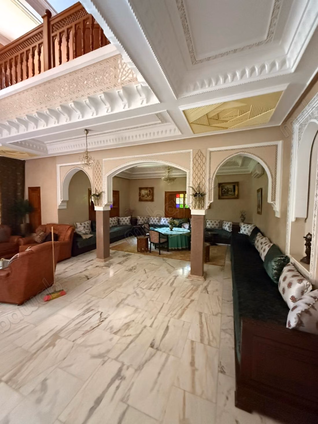 Villa 2000 m² à louer 
RT abdelah ghyat 
Marrakech