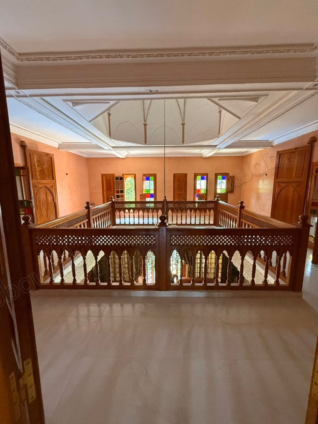 Villa 2000 m² à louer 
RT abdelah ghyat 
Marrakech