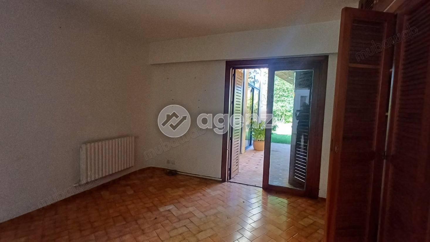 Villa à vendre 2 403 m², 4 chambres 
Souissi Rabat