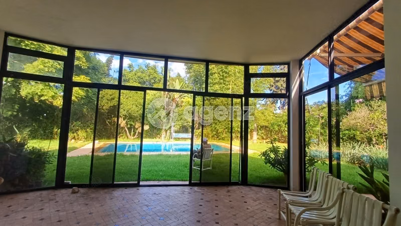Villa à vendre 2 403 m², 3 chambres 
Souissi Rabat