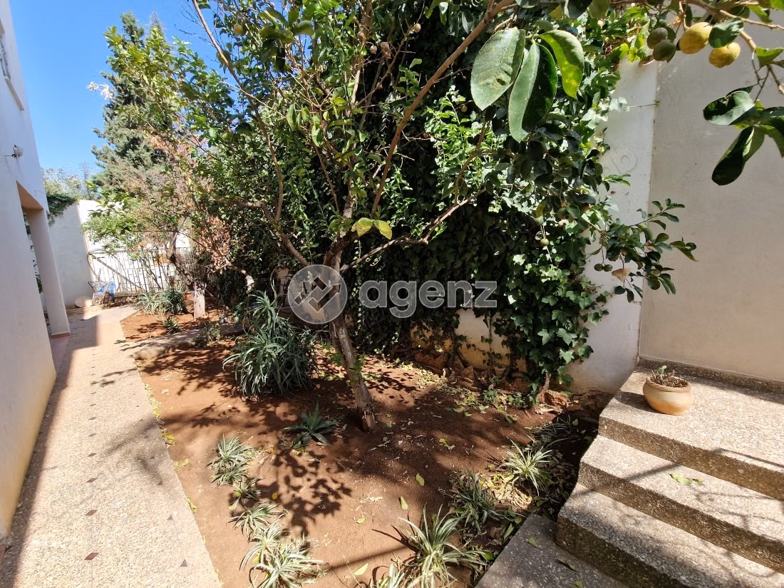Villa à vendre 434 m², 4 chambres 
Sidi Maoud 
Meknès