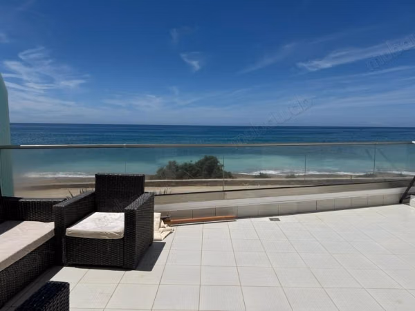 Vente bel appartement 187 m² 
Vu Mer