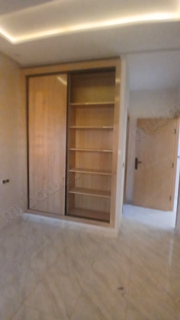Vend appartement à Bir Rami Est. 
Surface de 60 m²