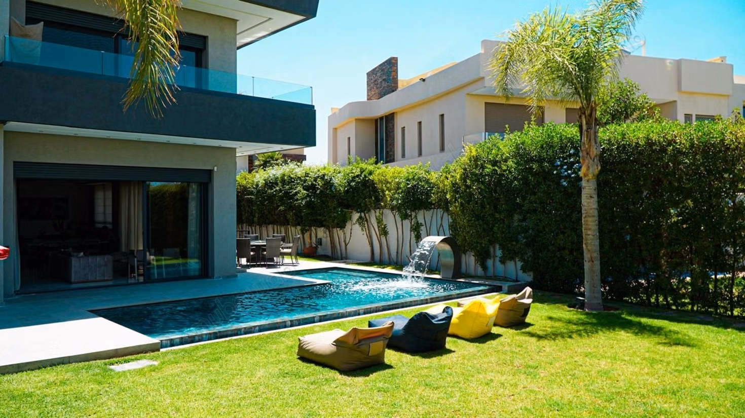 Magnifique villa à vendre à Marrakech quartier argana. 4 pièces confortables. Meublé
