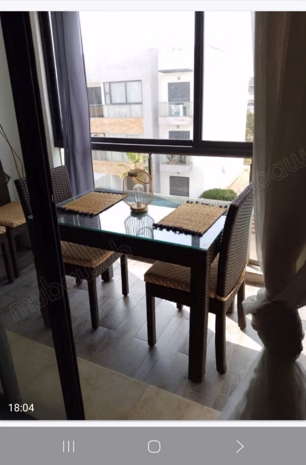 Vente d'un bel appartement à Dar Bouazza. 3 pièces confortables. Places de stationnement et terrasse