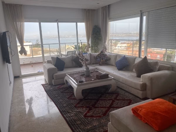 Dar Bouazza, affitto appartamento vuoto con vista mare 2 camere