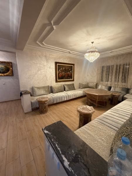Muy bonito apartamento en alquiler en Kébibat. 1 habitación. Bien amueblado