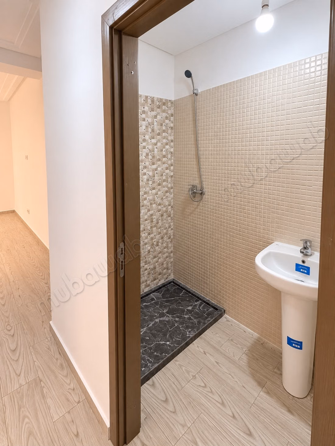 Location d'un appartement à Route de Safi. 
2 chambres. 
Ascenseur