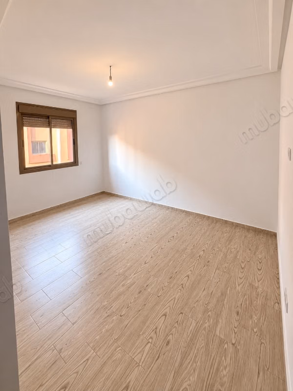 Location d'un appartement à Route de Safi. 
2 chambres. 
Ascenseur