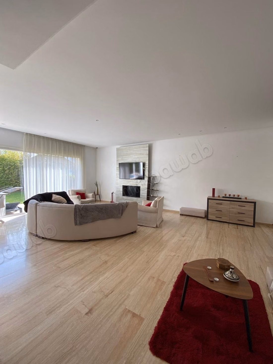 Villa de luxe à louer vide à El Menzeh