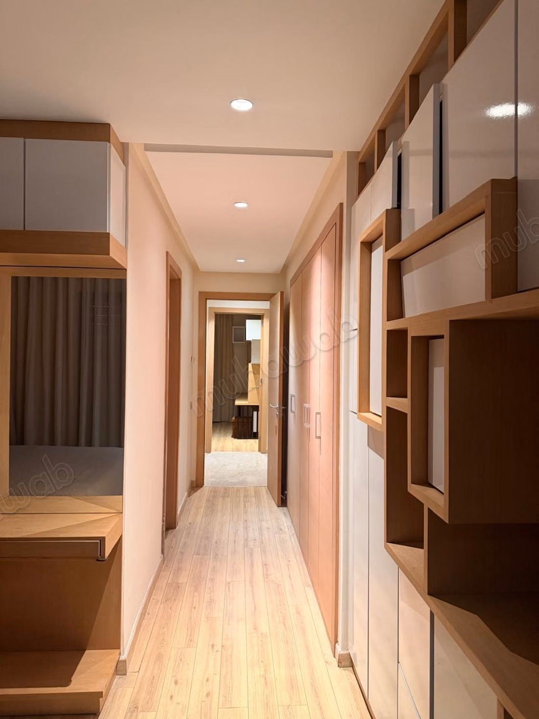 Appartement en location à Prestigia Hay Riyad. Surface totale 220 m². Spacieux salon européen