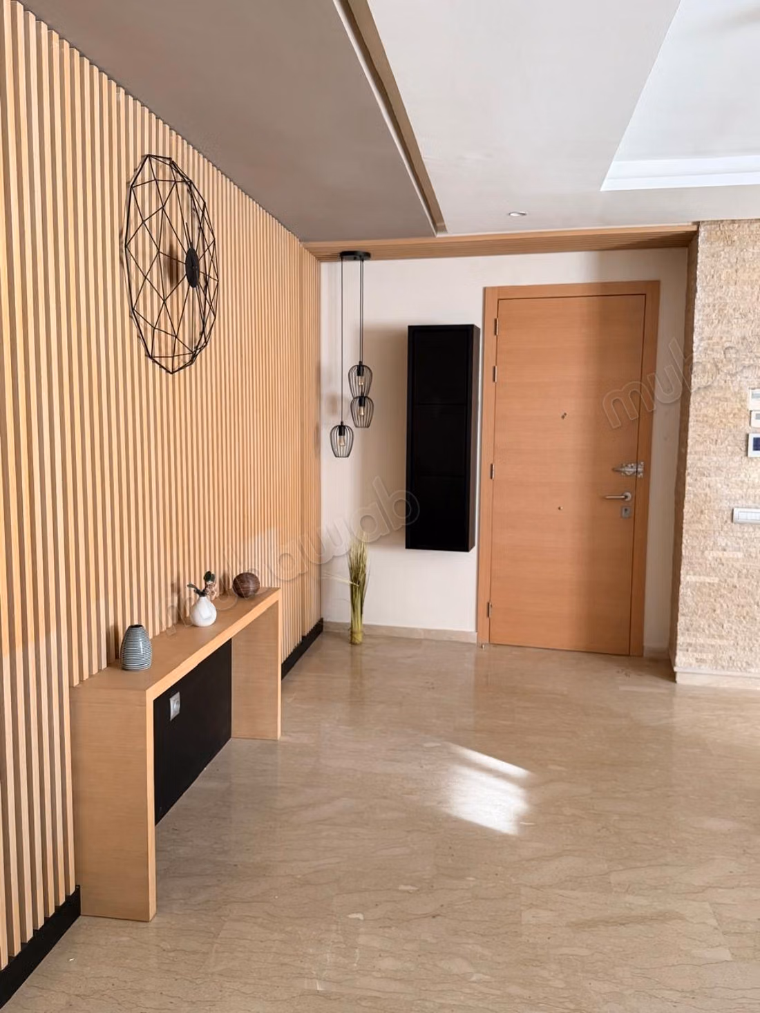 Appartement en location à Prestigia Hay Riyad. Surface totale 220 m². Spacieux salon européen