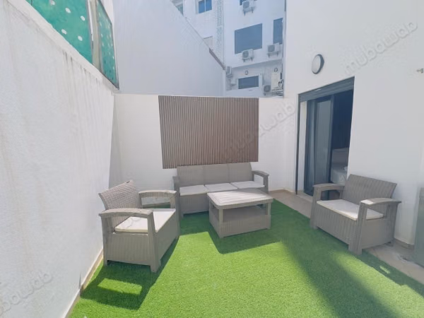 Sell apartment in Bourgogne East. 1 bedroom. Parking and terrace
