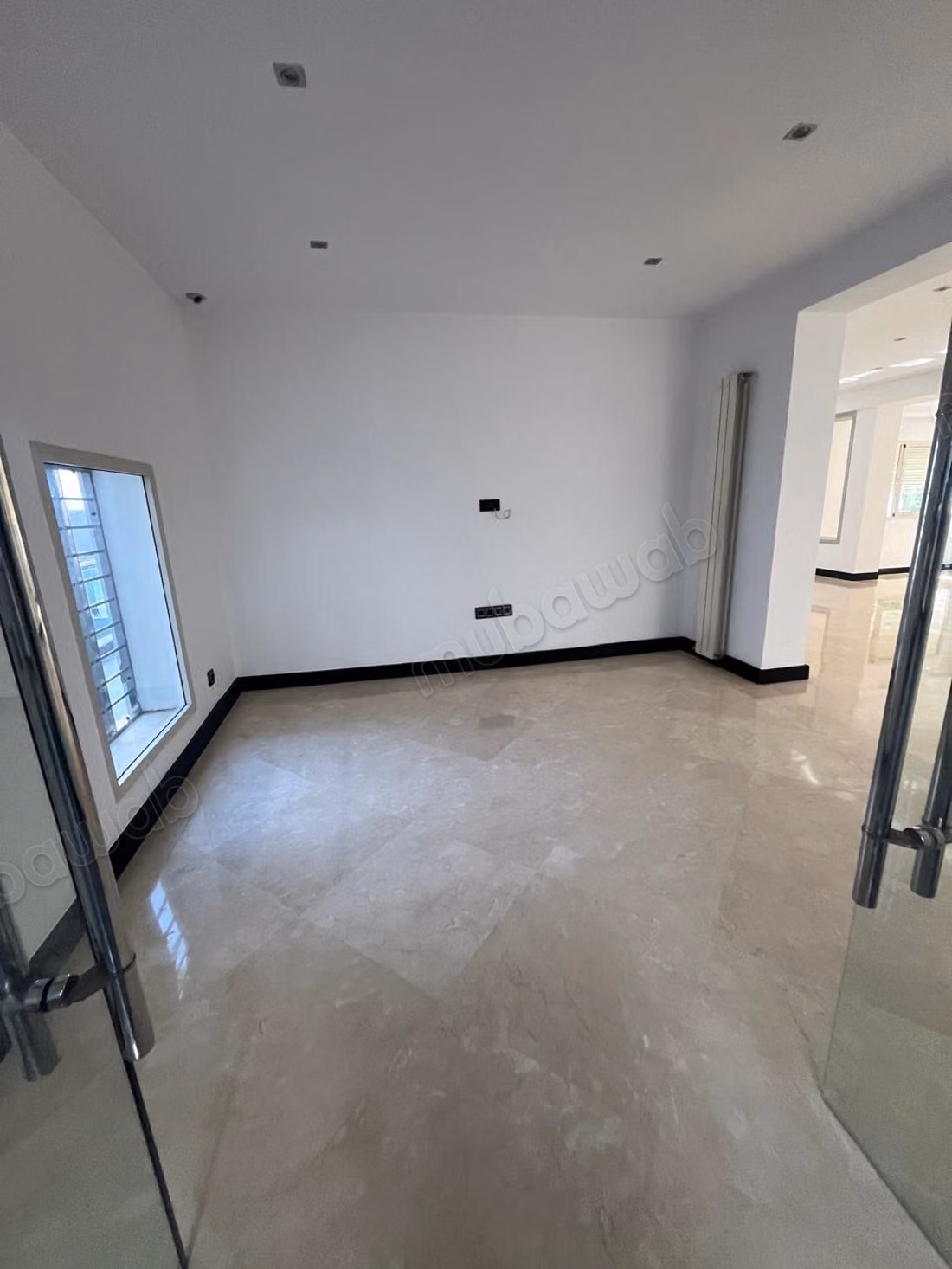 Villa professionnelle de 1.250 m de surface exploitable a la location en plein quartier Anfa idéal pour siège social