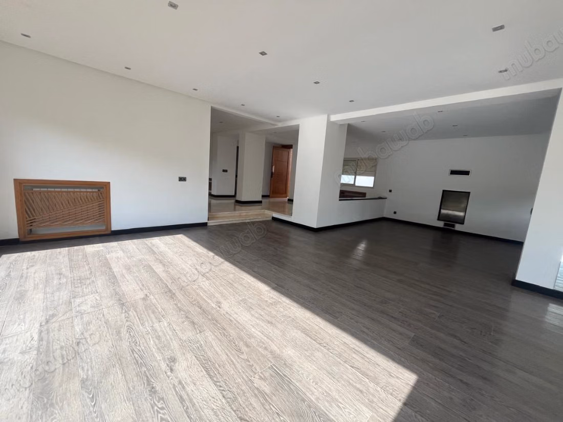 Villa professionnelle de 1.250 m de surface exploitable a la location en plein quartier Anfa idéal pour siège social