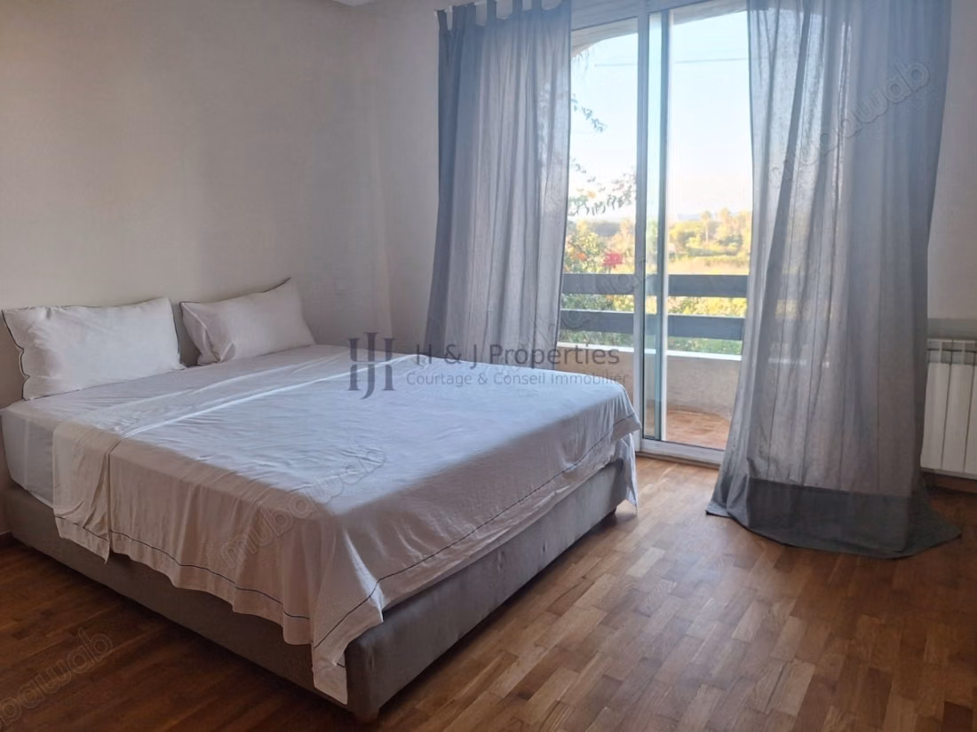 Villa t5 vide 395m² – rés. Piscine