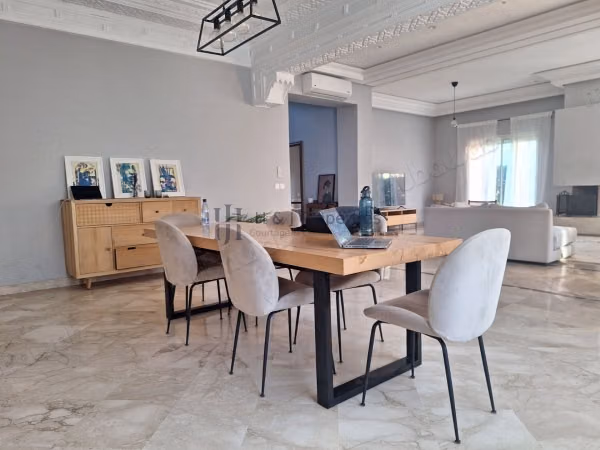Villa t5 vide 395m² – rés. Piscine