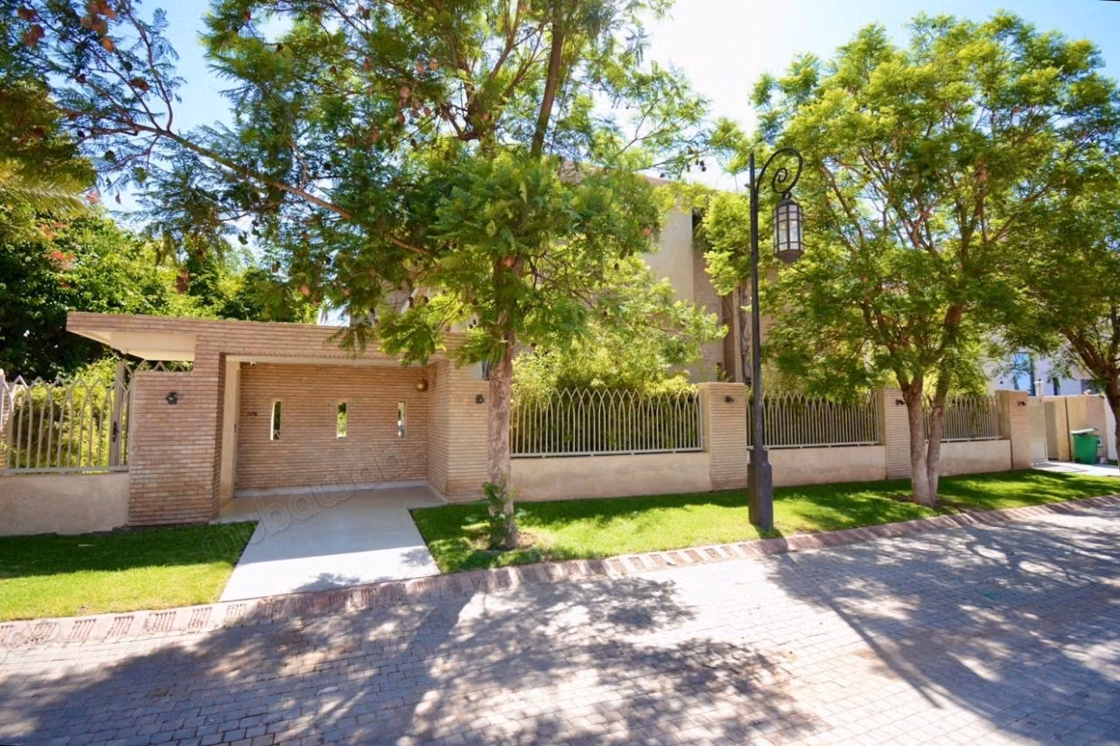 Villa d'exception meublée – carré des golfs, marrakech