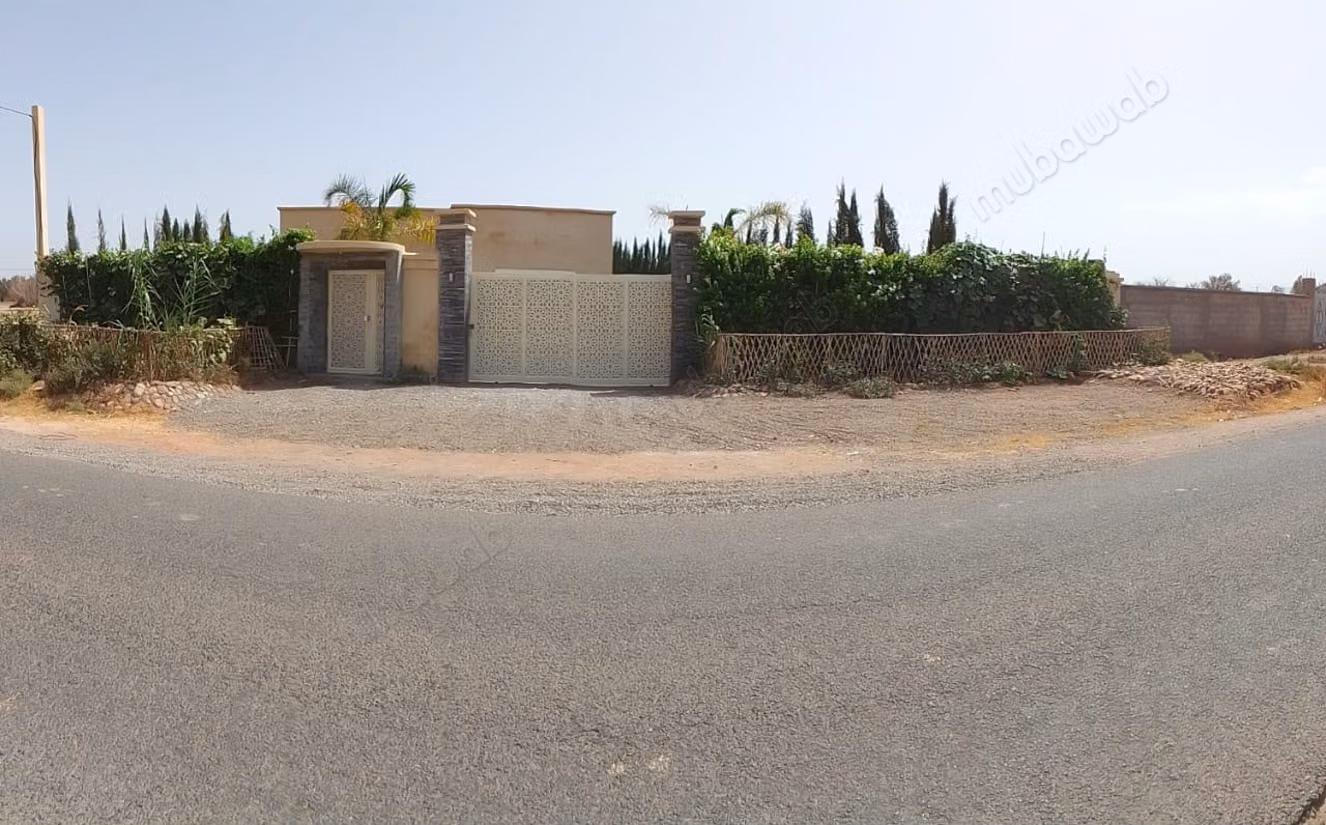 Villa de Haut Standing piscine chauffée à Louer – Route de Ouarzazate Chwiter, à 20 km /0 piste de Marrakech