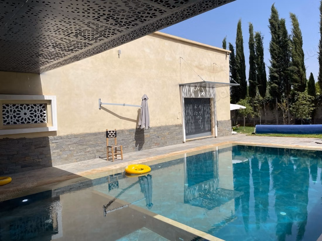 Villa de Haut Standing piscine chauffée à Louer – Route de Ouarzazate Chwiter, à 20 km /0 piste de Marrakech
