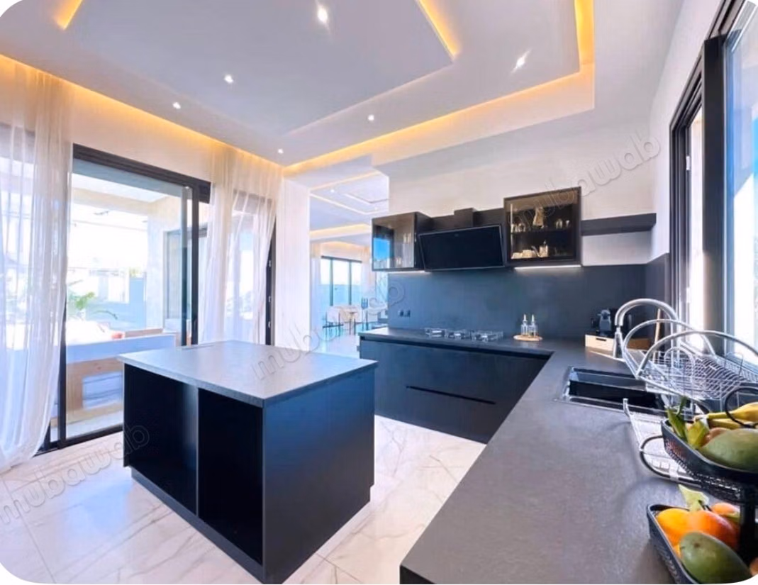 Te koop luxe villa aan de Route de l'Ourika. 6 comfortabele kamers. Goed ingericht