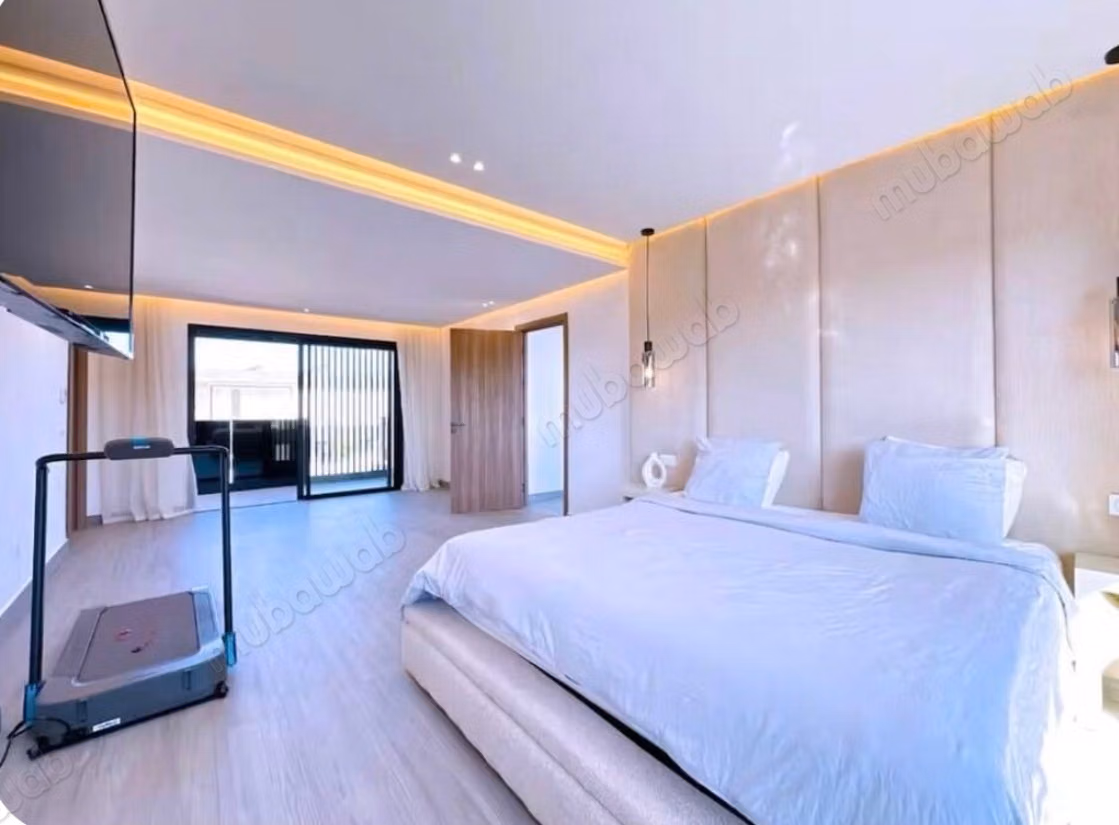Te koop luxe villa aan de Route de l'Ourika. 6 comfortabele kamers. Goed ingericht