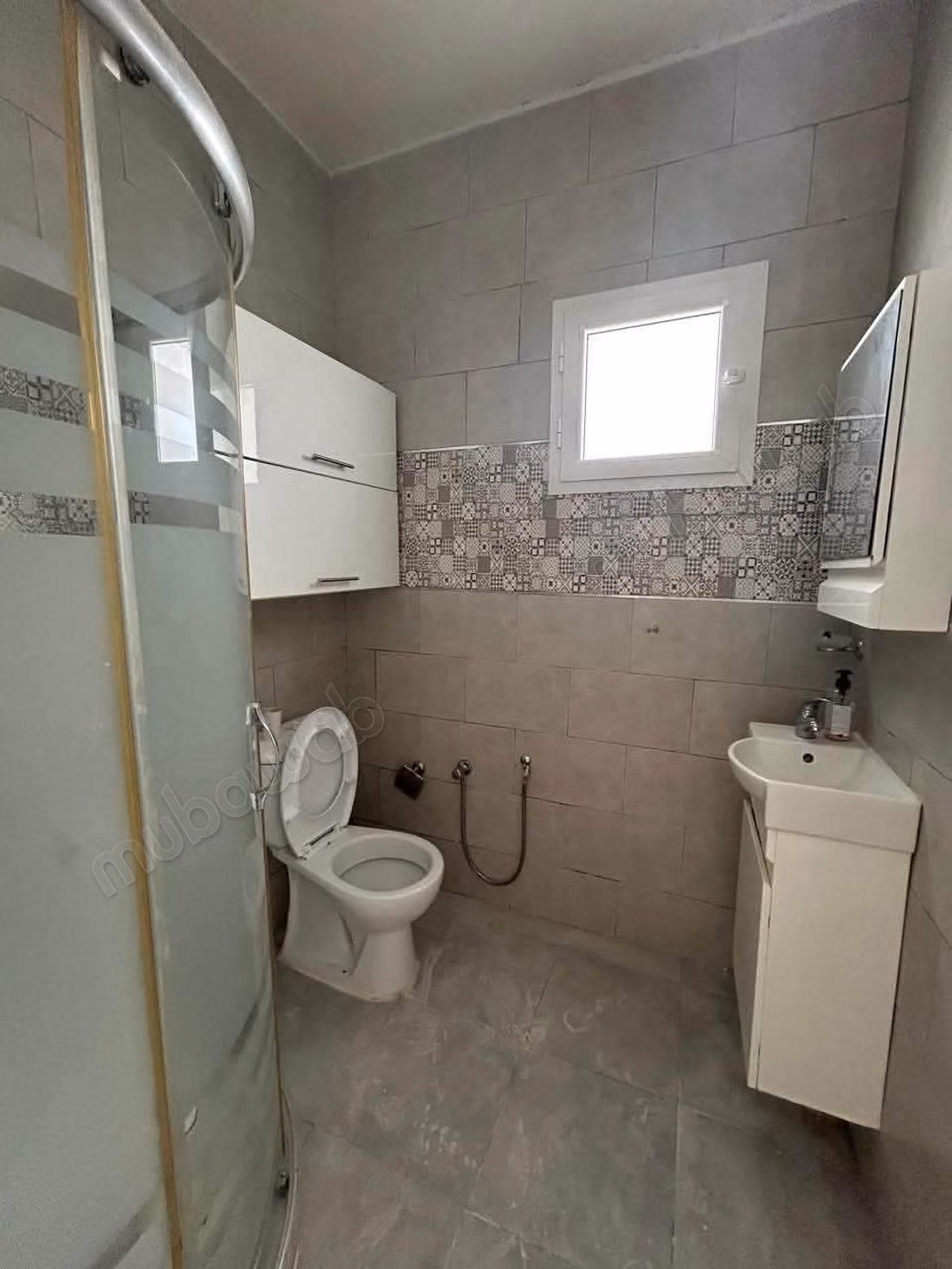 للايجار طابق أرضي من فيلا S3