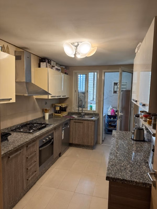 Appartement à louer à Ville Verte. 
3 chambres