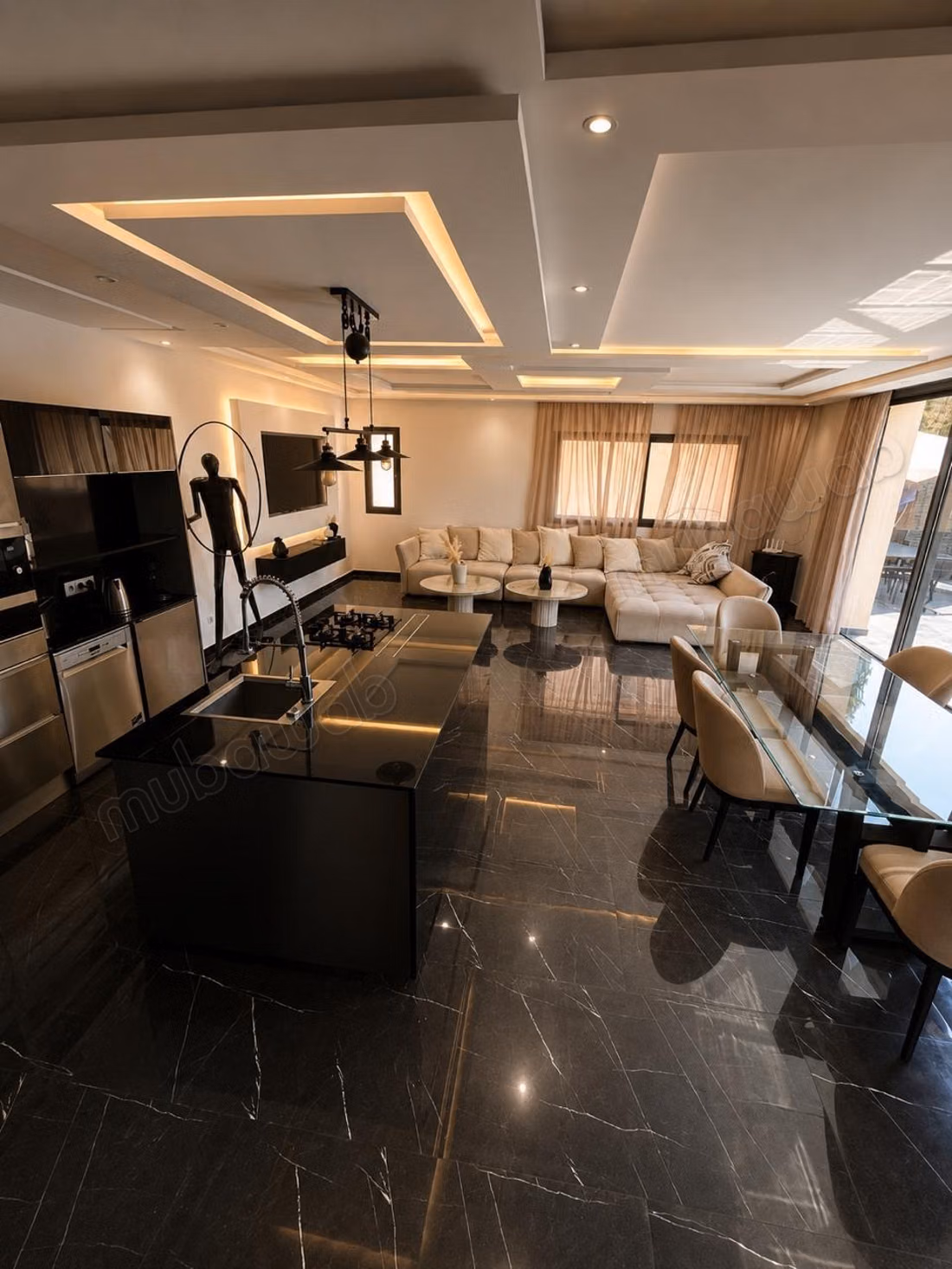 Luxe huis te koop op Route de l'Ourika. 10 kamers. Zwembad en conciërgeservice