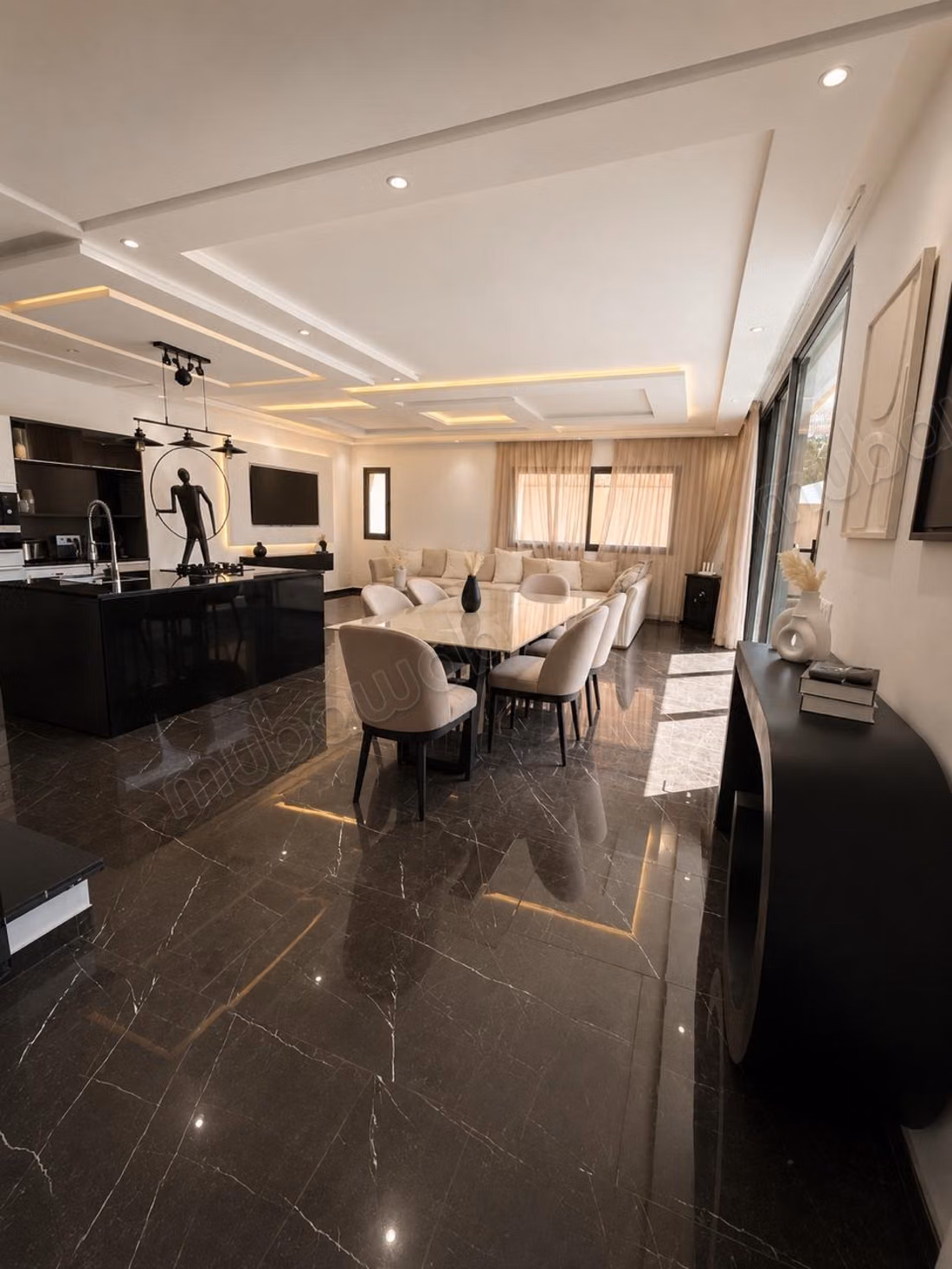 Luxe huis te koop op Route de l'Ourika. 10 kamers. Zwembad en conciërgeservice
