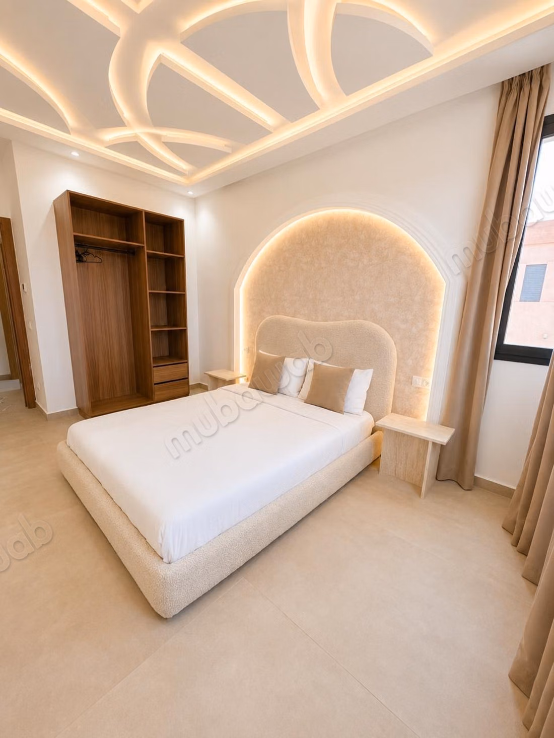 Luxe huis te koop op Route de l'Ourika. 10 kamers. Zwembad en conciërgeservice