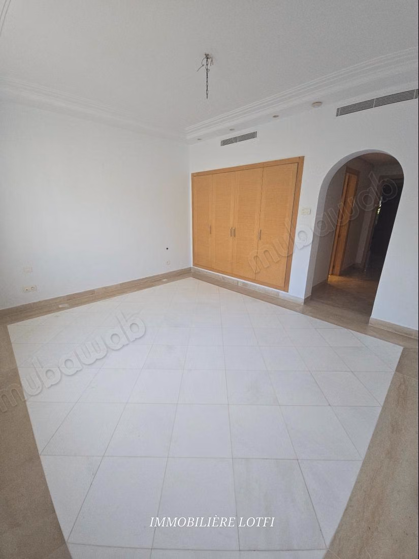 عقار للإيجار في غامارث سوبرير. 4 غرف مريحة. باب مضاد للرصاص وطبق فضائي