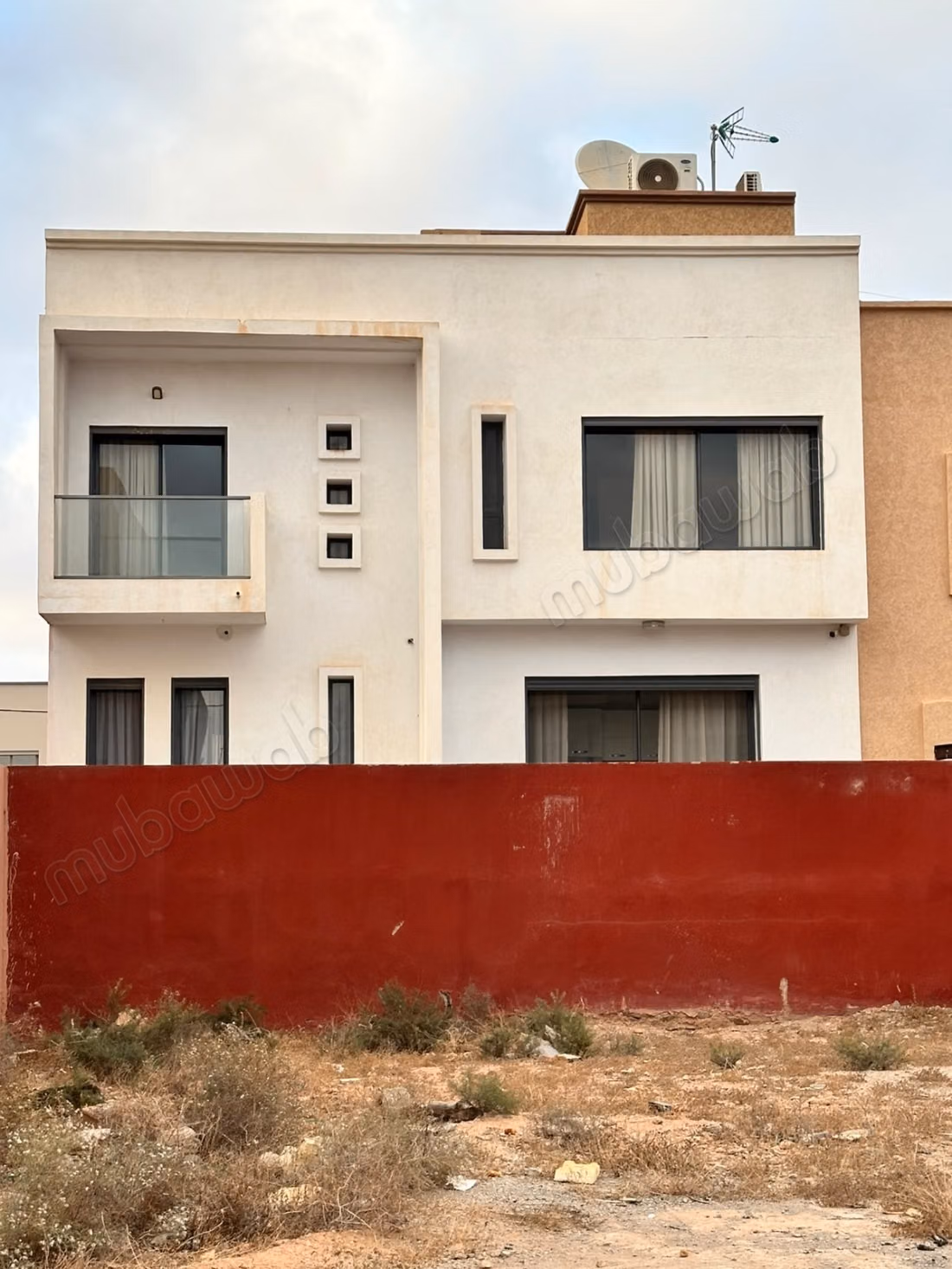 Villa de haut standing à vendre à Tiznit. 4 pièces. Porte blindée, sécurité